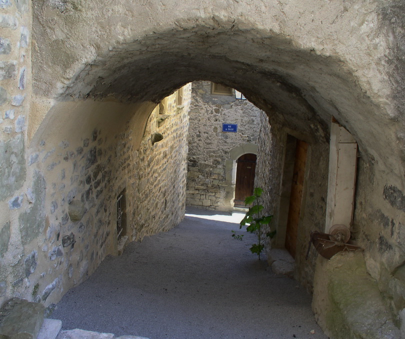 passage sous les maisons